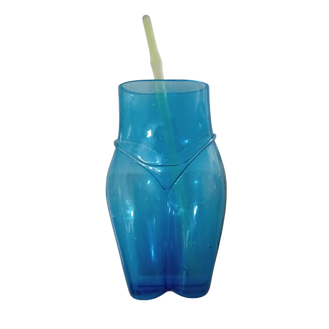 Vaso silueta femenina de plástico color rosa con popote, accesorio para fiesta