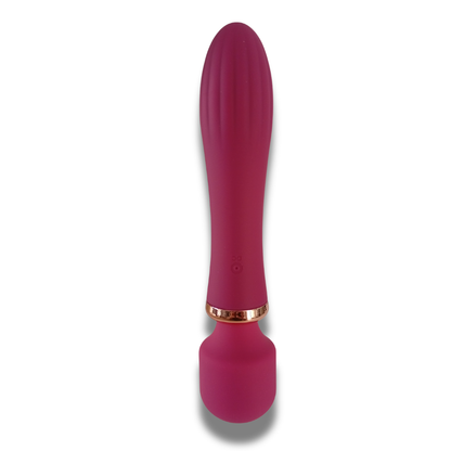 Detalle de vibrador rosa en silicona premium suave al tacto